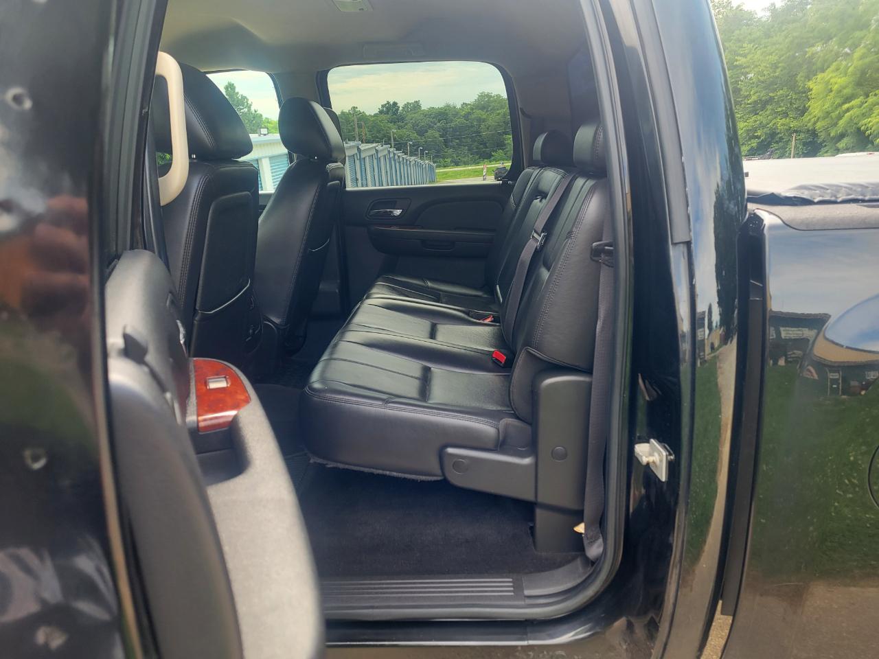 Chevrolet Silverado 1500 LTZ Z71 Crew Cab 4WD 2011