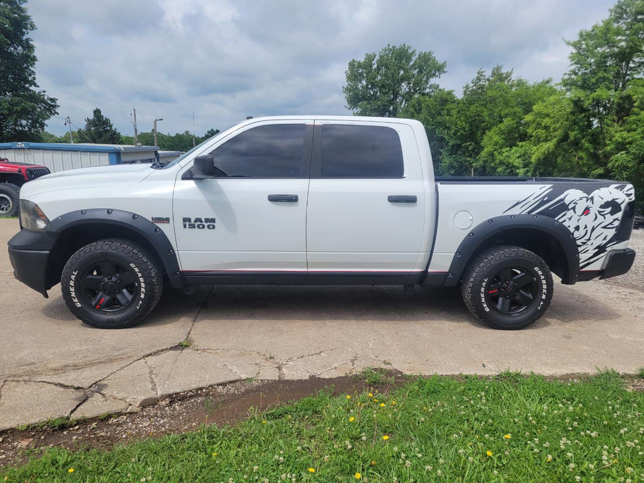 RAM 1500 4WD Crew Cab 140.5" SSV 2014