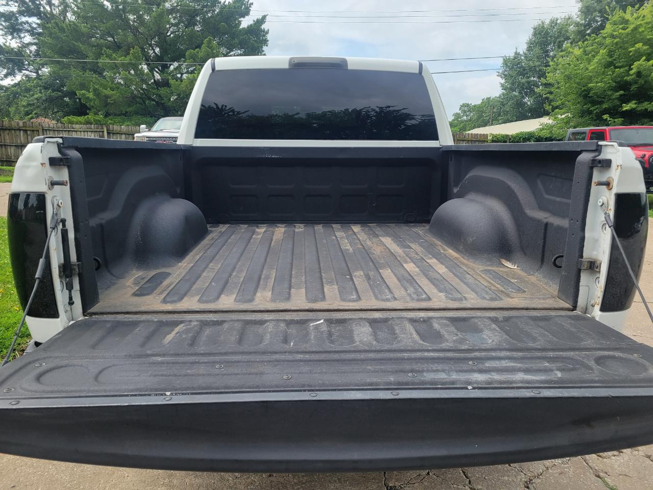 RAM 1500 4WD Crew Cab 140.5" SSV 2014