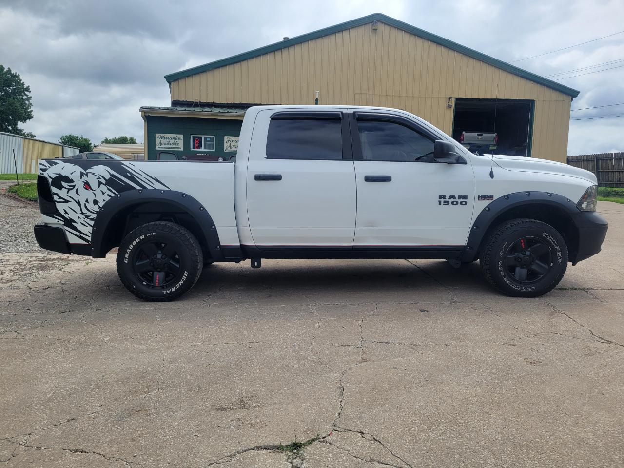 RAM 1500 4WD Crew Cab 140.5" SSV 2014