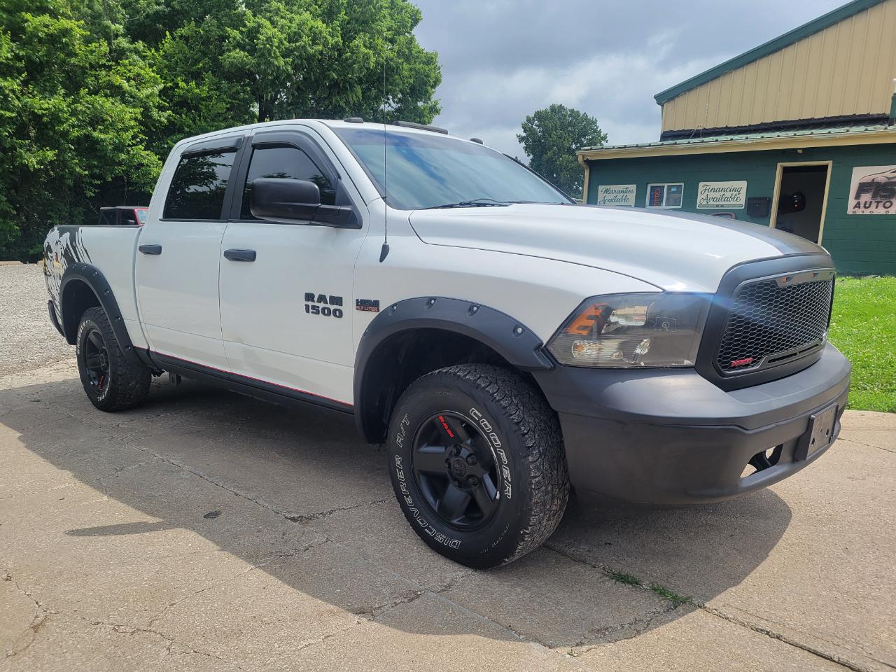 RAM 1500 4WD Crew Cab 140.5" SSV 2014