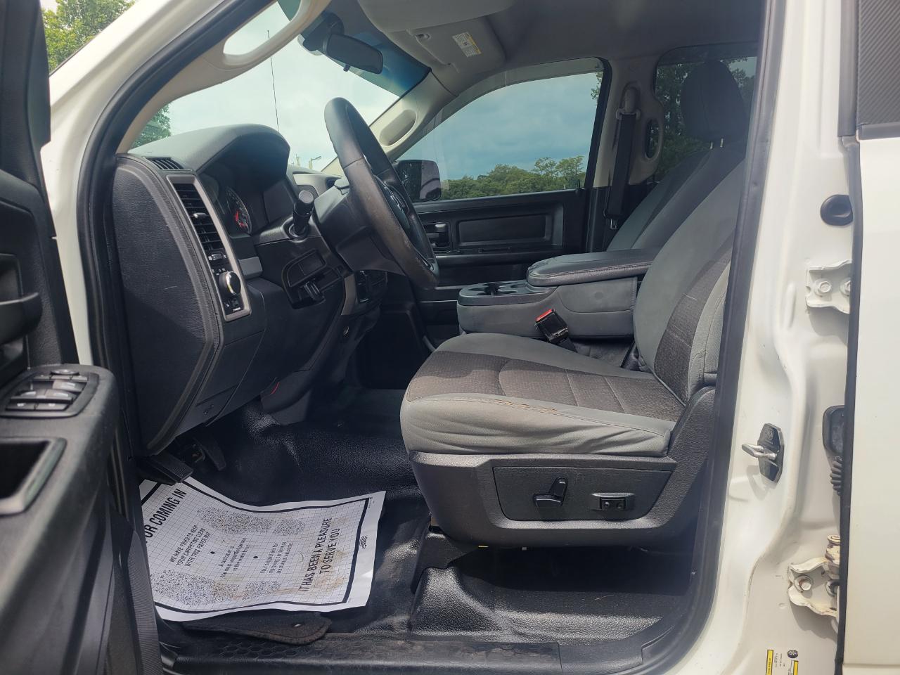 RAM 1500 4WD Crew Cab 140.5" SSV 2014