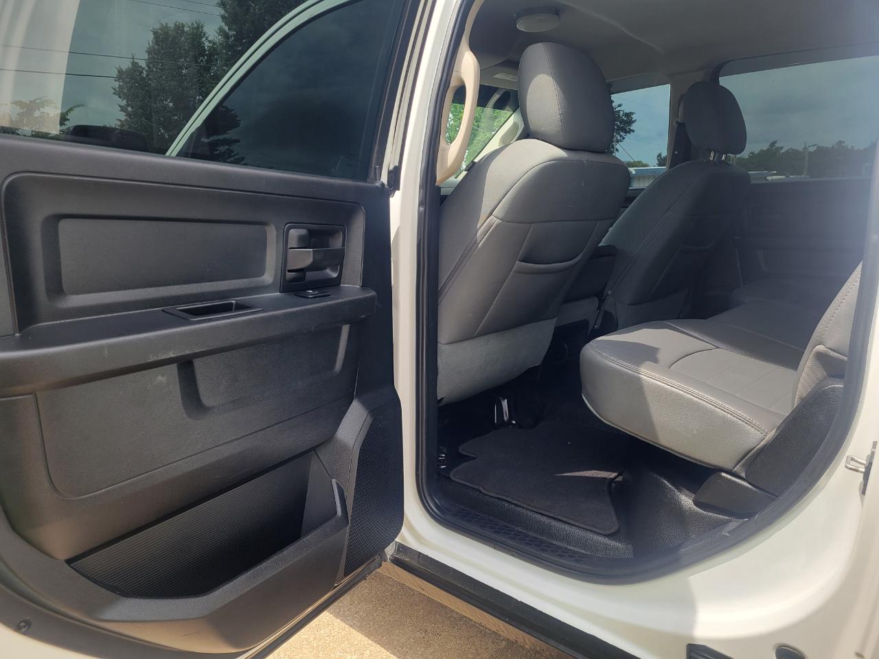 RAM 1500 4WD Crew Cab 140.5" SSV 2014