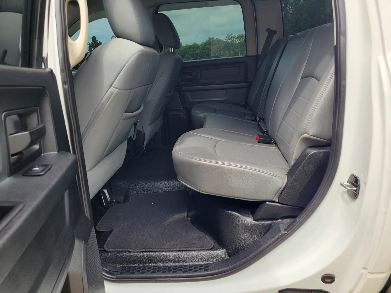 RAM 1500 4WD Crew Cab 140.5" SSV 2014