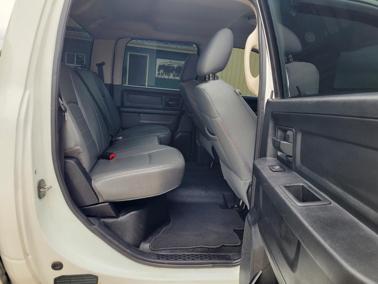 RAM 1500 4WD Crew Cab 140.5" SSV 2014