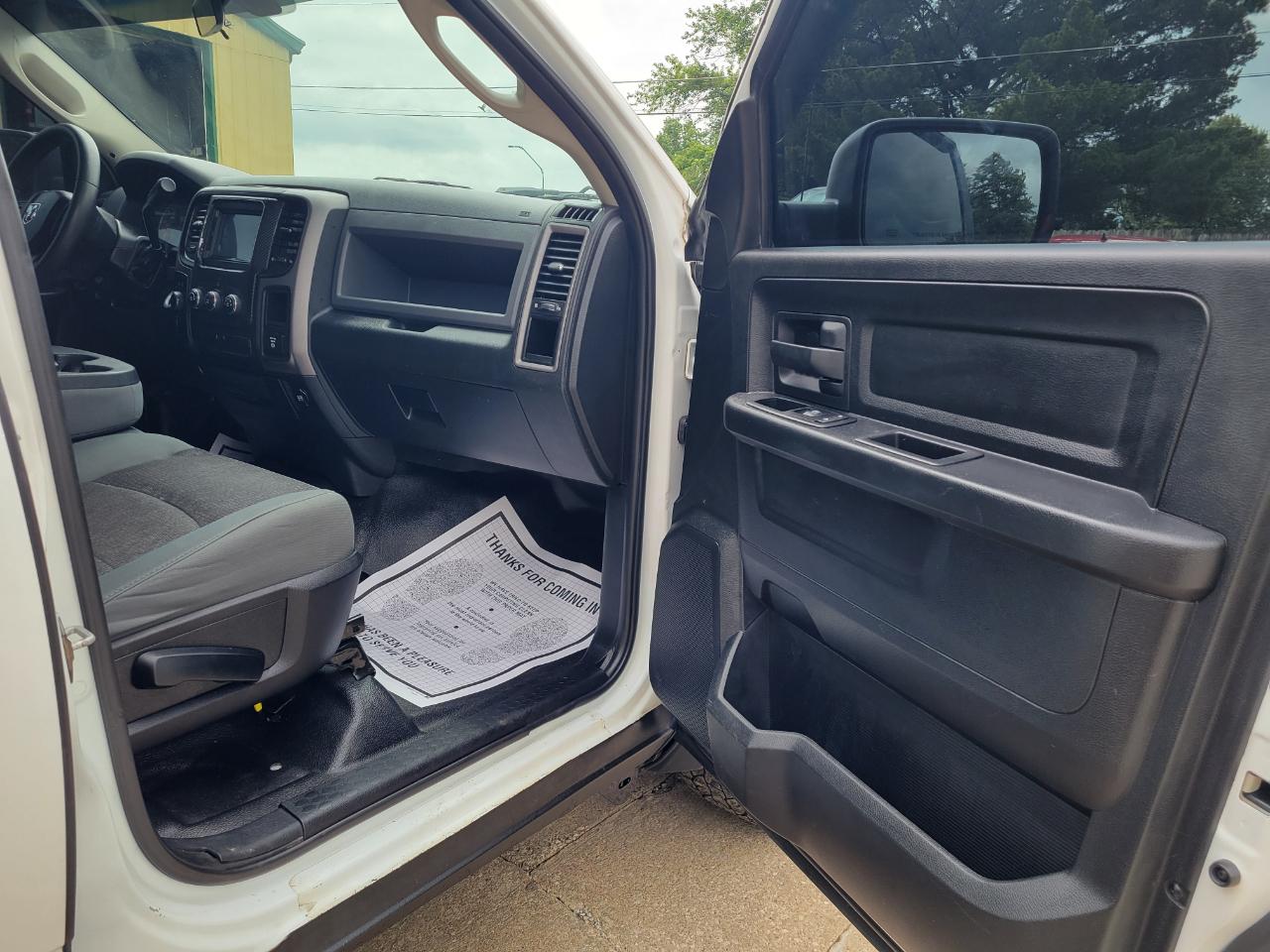 RAM 1500 4WD Crew Cab 140.5" SSV 2014