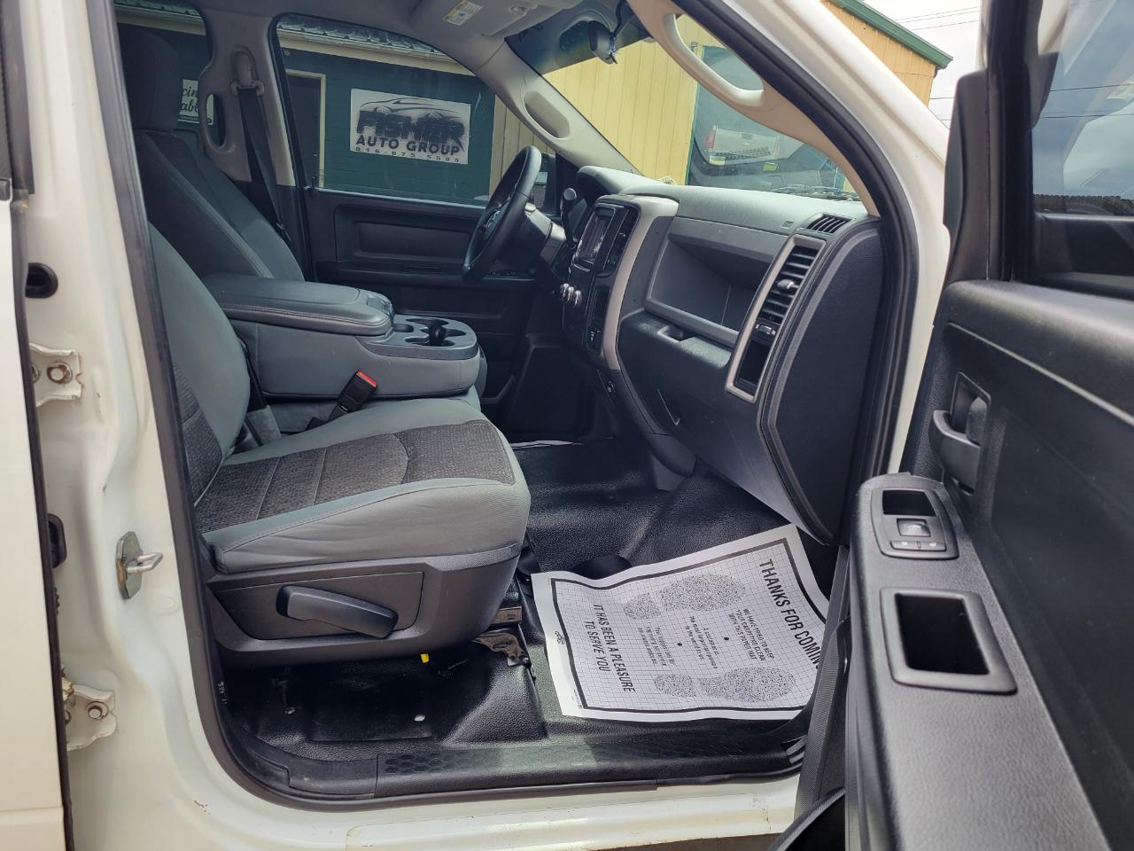 RAM 1500 4WD Crew Cab 140.5" SSV 2014