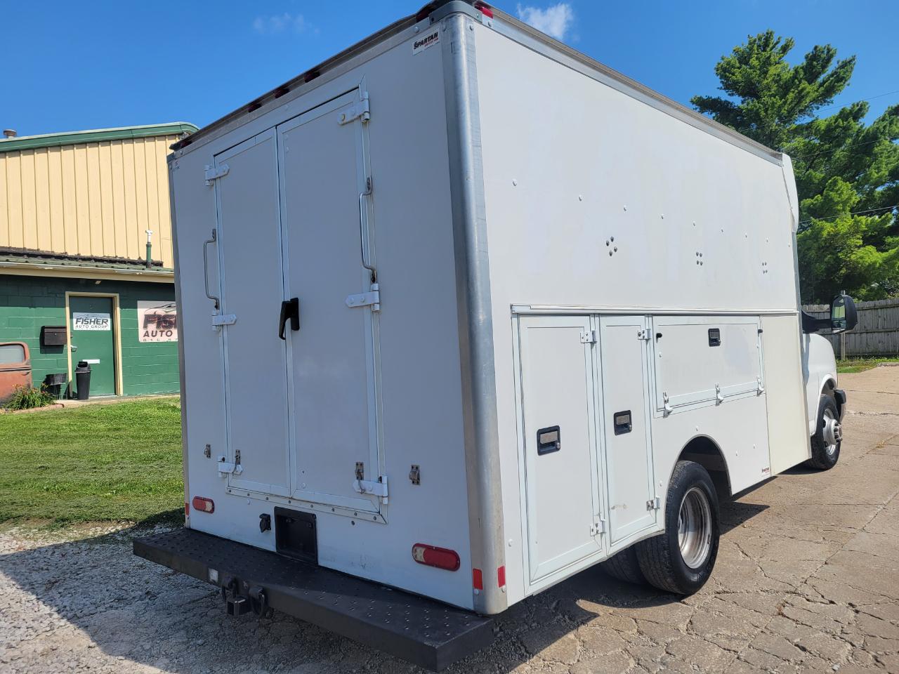 GMC Savana Commercial Cutaway 3500 Van 139" 2017