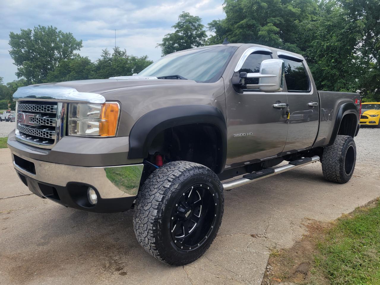 GMC Sierra 3500HD SLE Crew Cab 4WD 2013