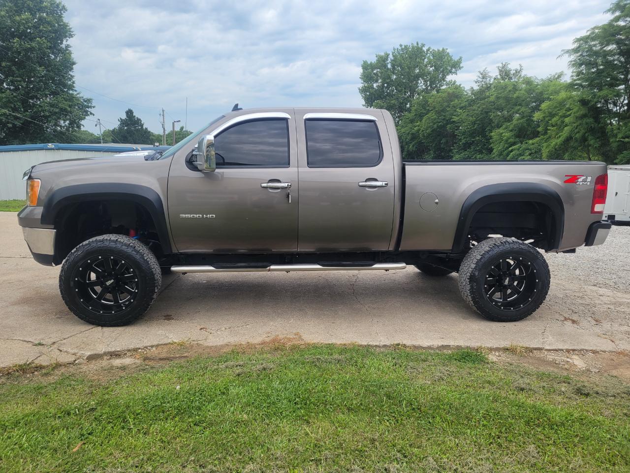 GMC Sierra 3500HD SLE Crew Cab 4WD 2013