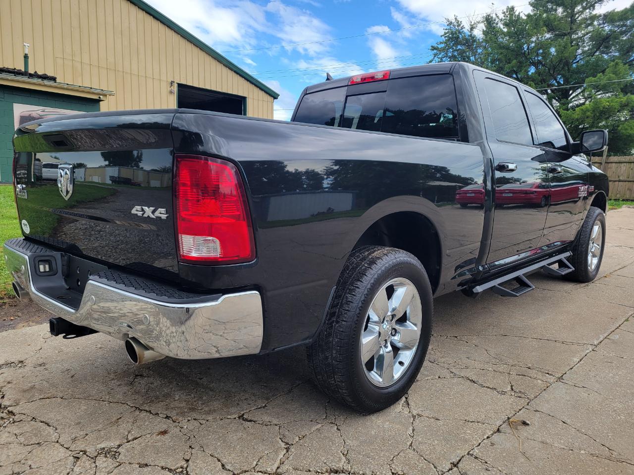RAM 1500 Big Horn Crew Cab 4WD 2017