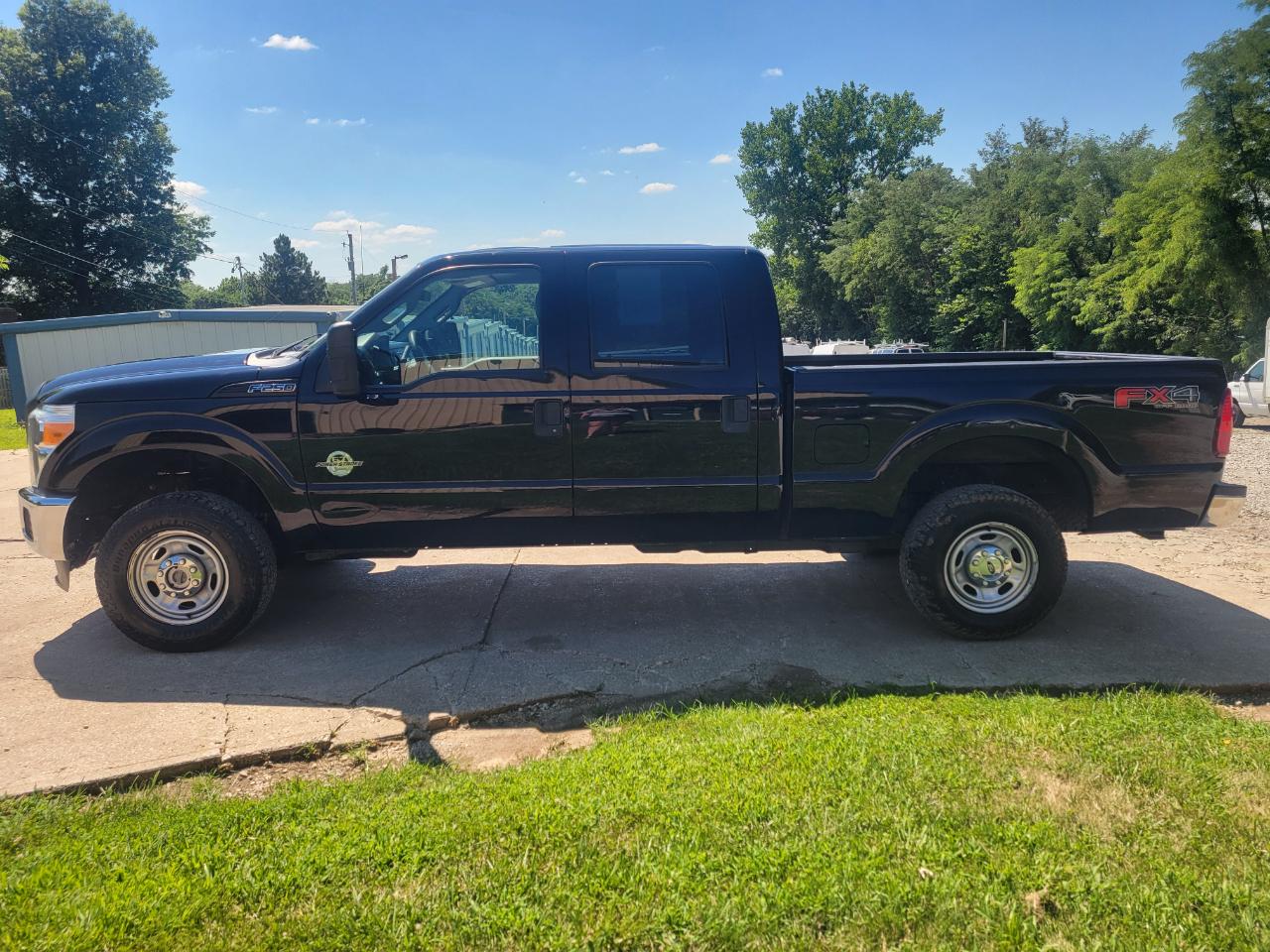 Ford F250SD XL Crew Cab 4WD 2016