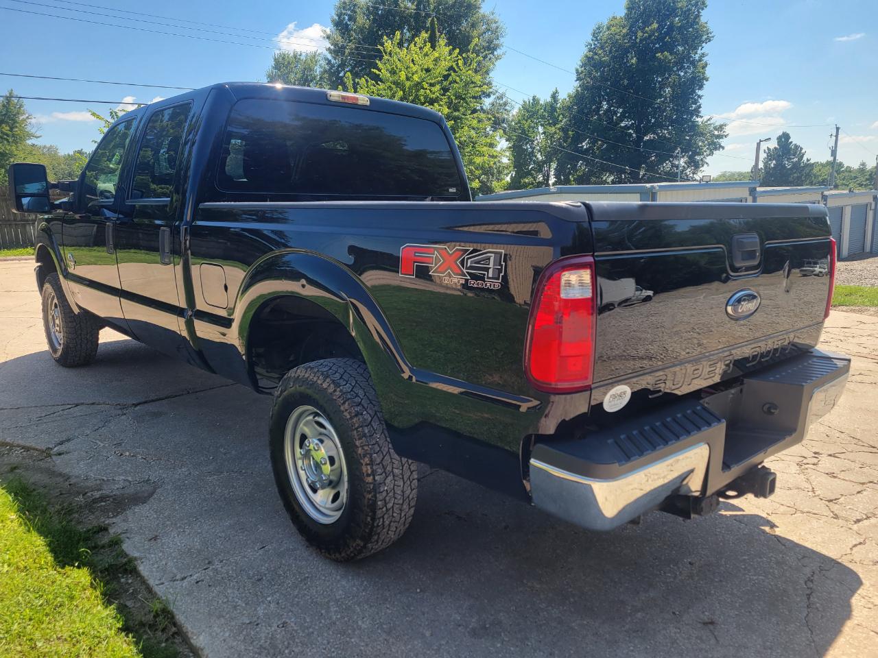 Ford F250SD XL Crew Cab 4WD 2016