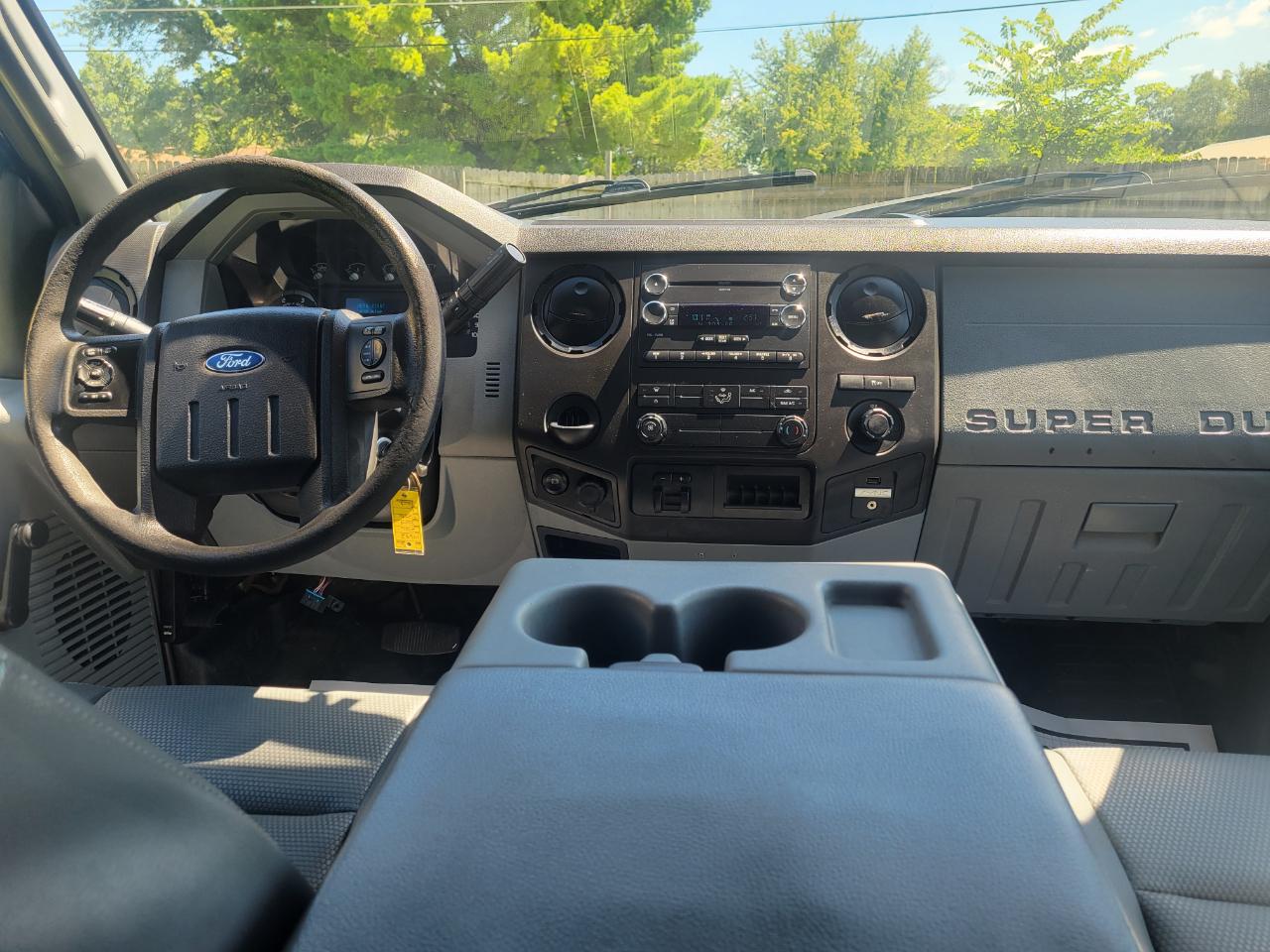 Ford F250SD XL Crew Cab 4WD 2016