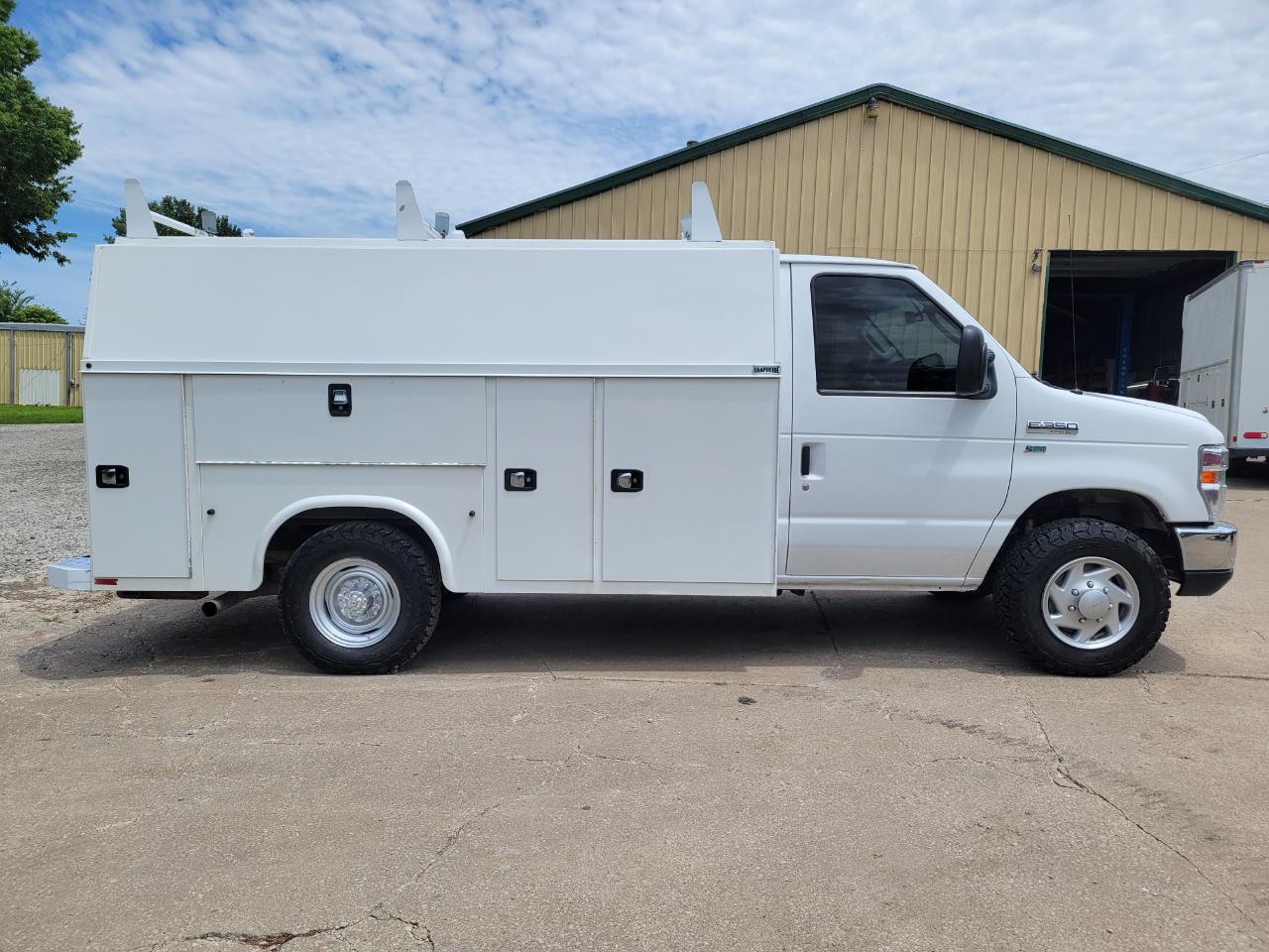 Ford E-Series Cutaway E-350 SRW 158" WB 2019