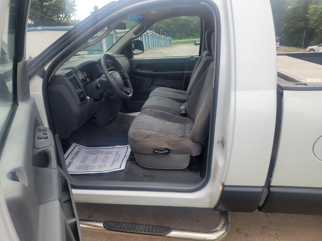 Dodge Ram 1500 ST Regular Cab 2WD 2006
