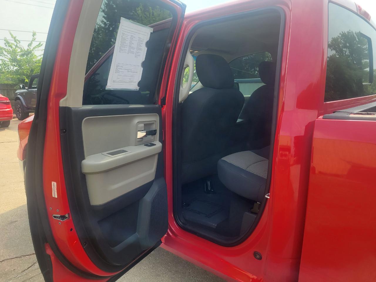 Dodge 1500 SLT Crew Cab 4WD 2011