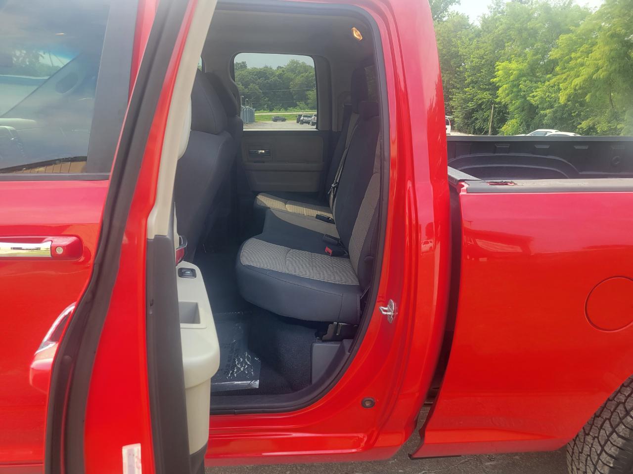 Dodge 1500 SLT Crew Cab 4WD 2011