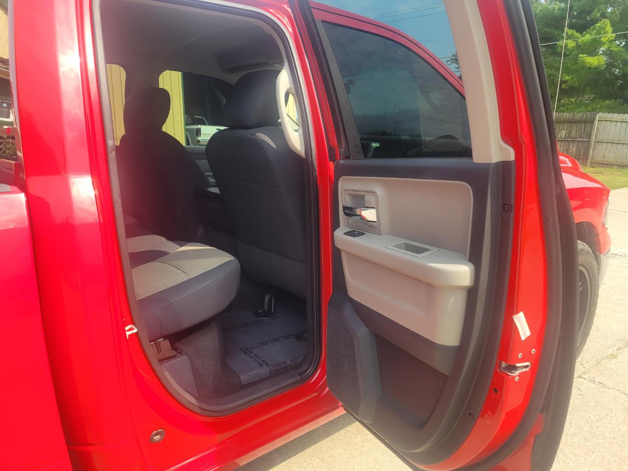 Dodge 1500 SLT Crew Cab 4WD 2011