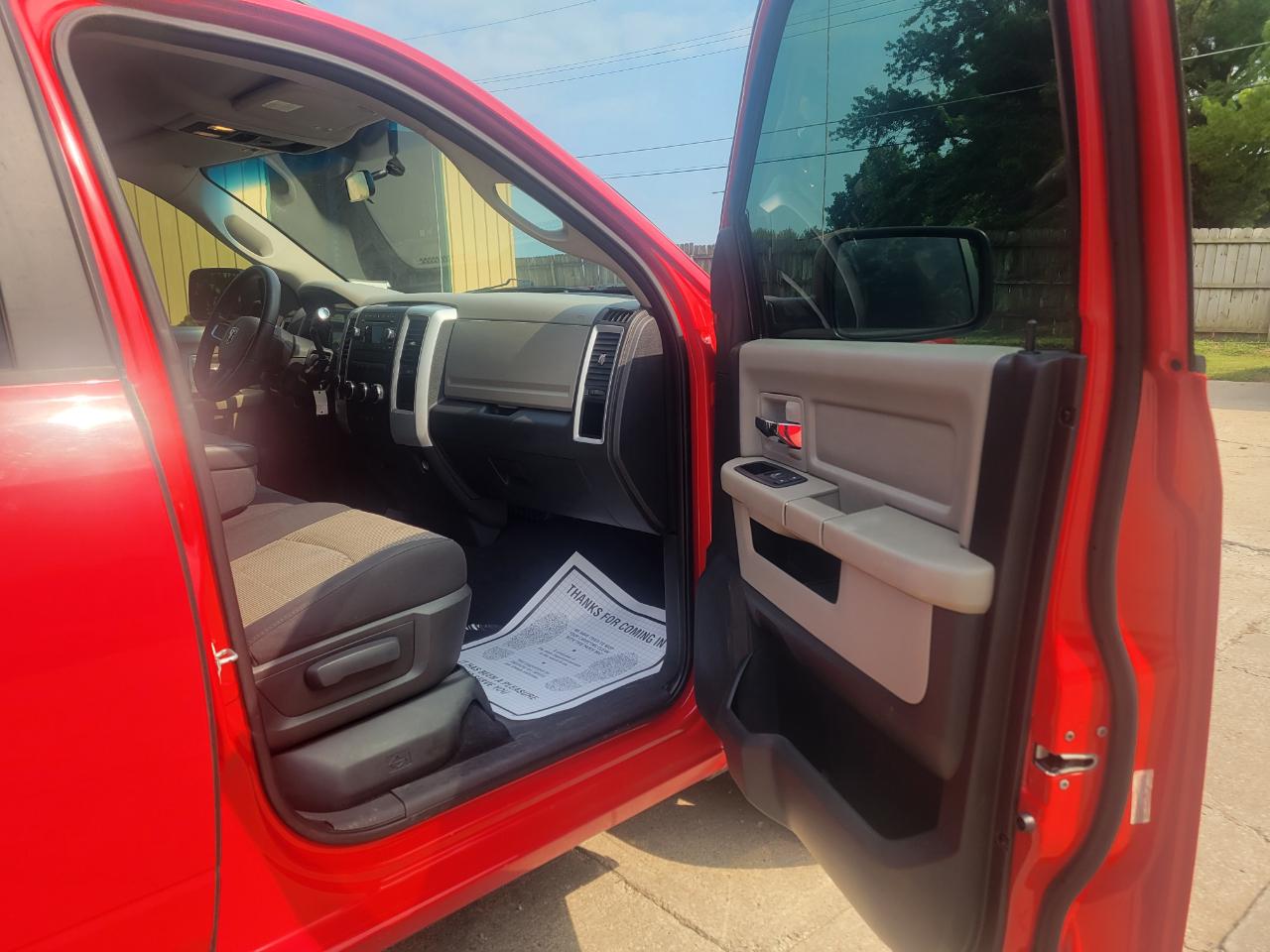 Dodge 1500 SLT Crew Cab 4WD 2011