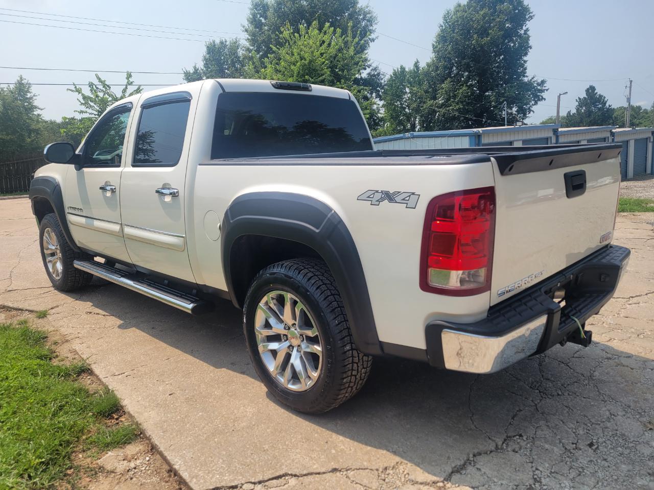 GMC Sierra 1500 SLT Crew Cab Short Bed 4WD 2009