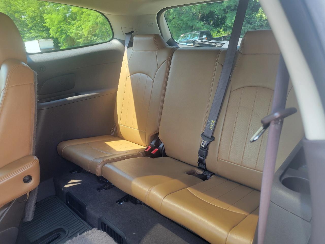 Buick Enclave FWD 4dr Leather 2017