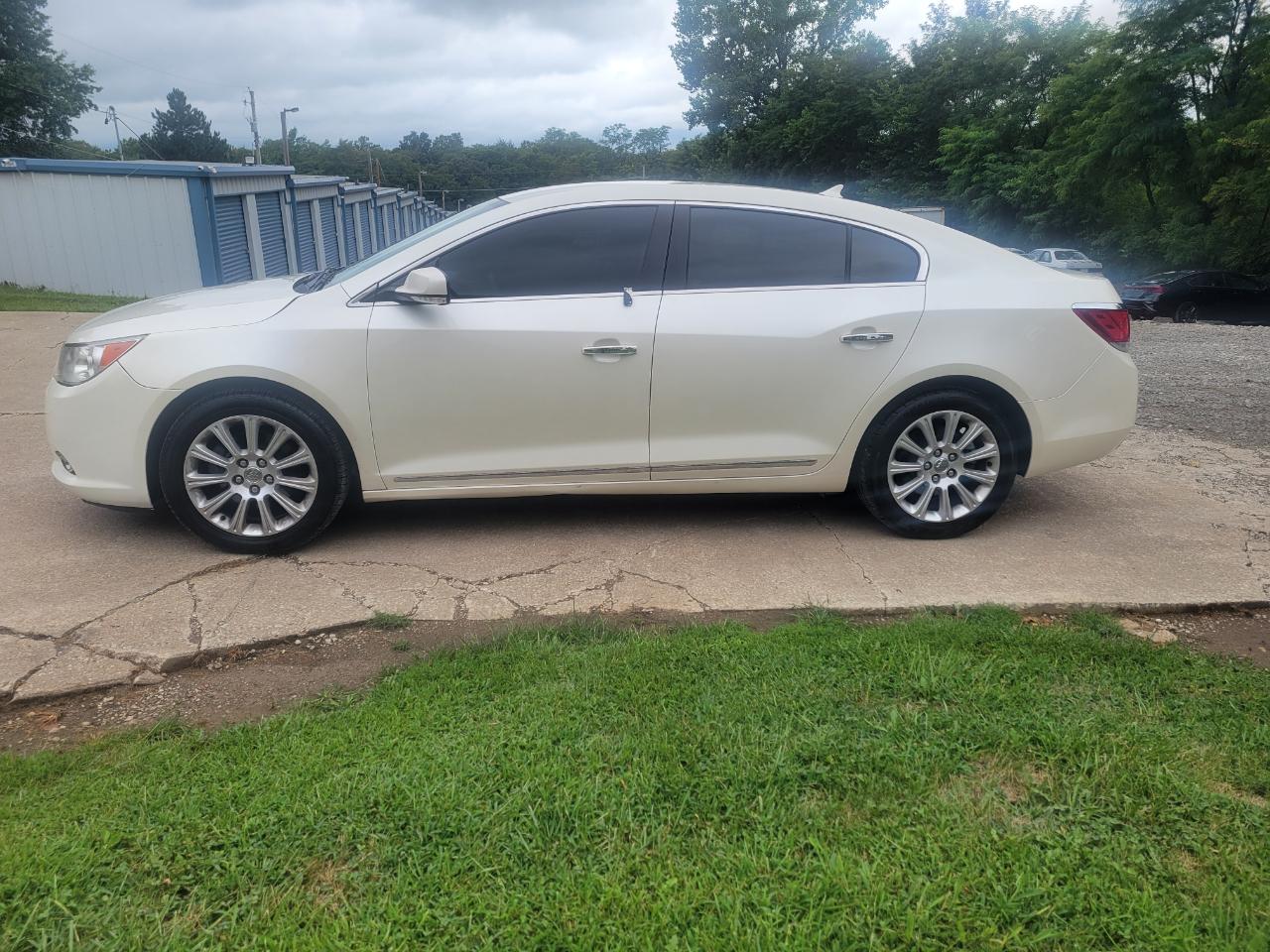 Buick LaCrosse 4dr Sdn Premium 1 FWD 2013