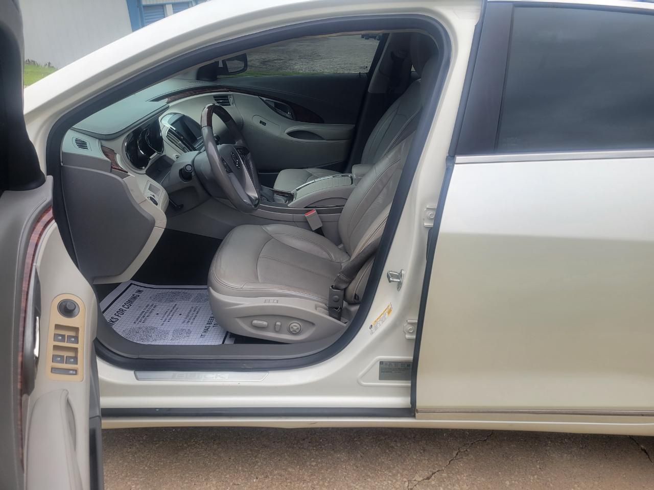 Buick LaCrosse 4dr Sdn Premium 1 FWD 2013