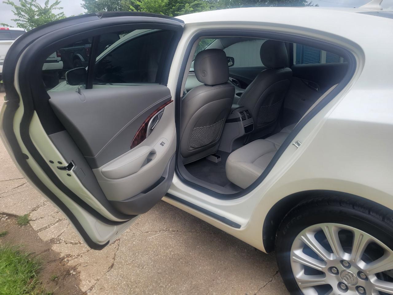 Buick LaCrosse 4dr Sdn Premium 1 FWD 2013