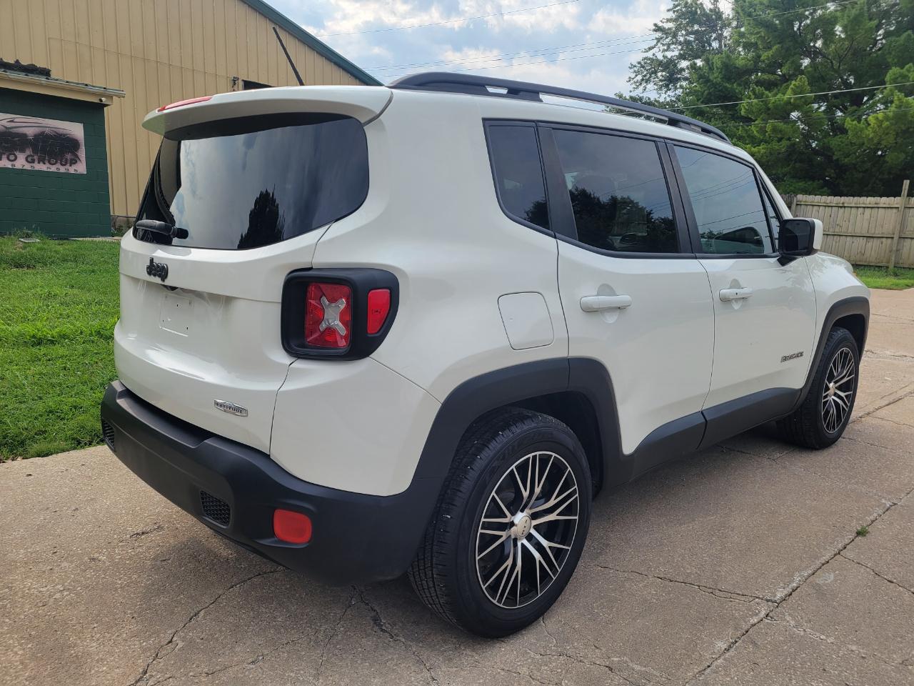 Jeep Renegade FWD 4dr Latitude 2016