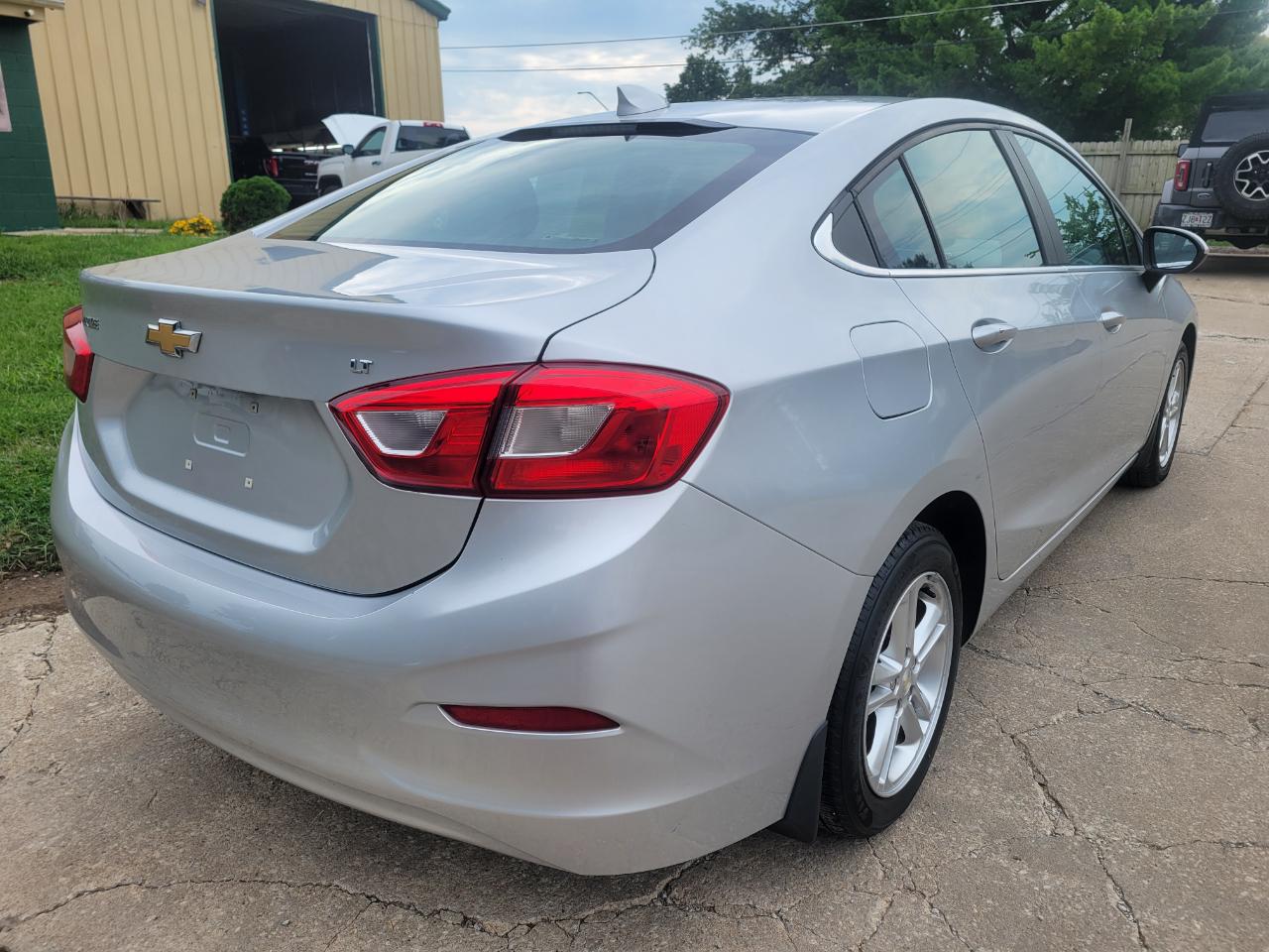 Chevrolet Cruze 4dr Sdn 1.4L LT w/1SD 2018