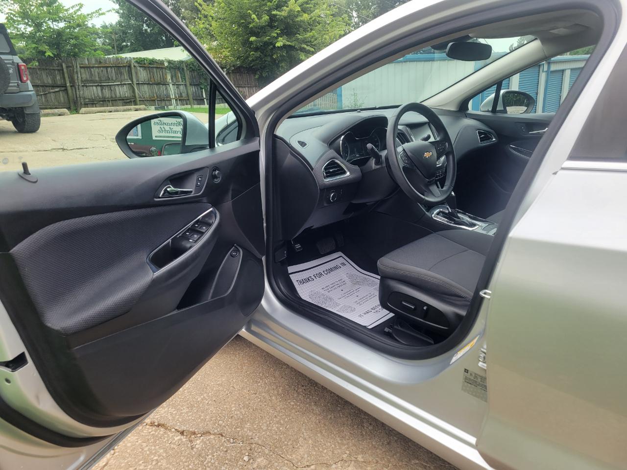 Chevrolet Cruze 4dr Sdn 1.4L LT w/1SD 2018