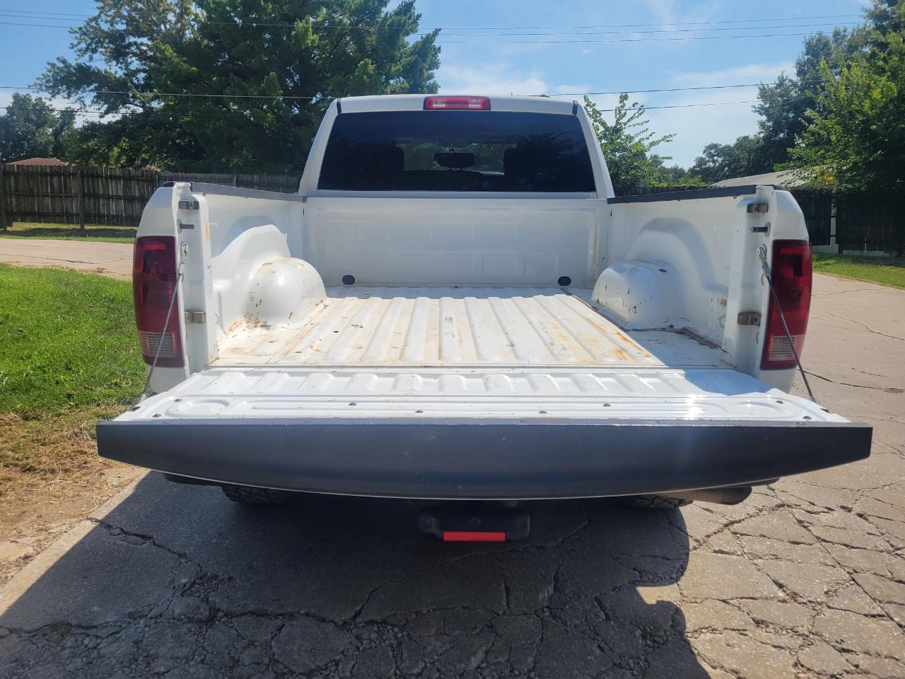 Dodge 1500 ST Quad Cab 4WD 2011