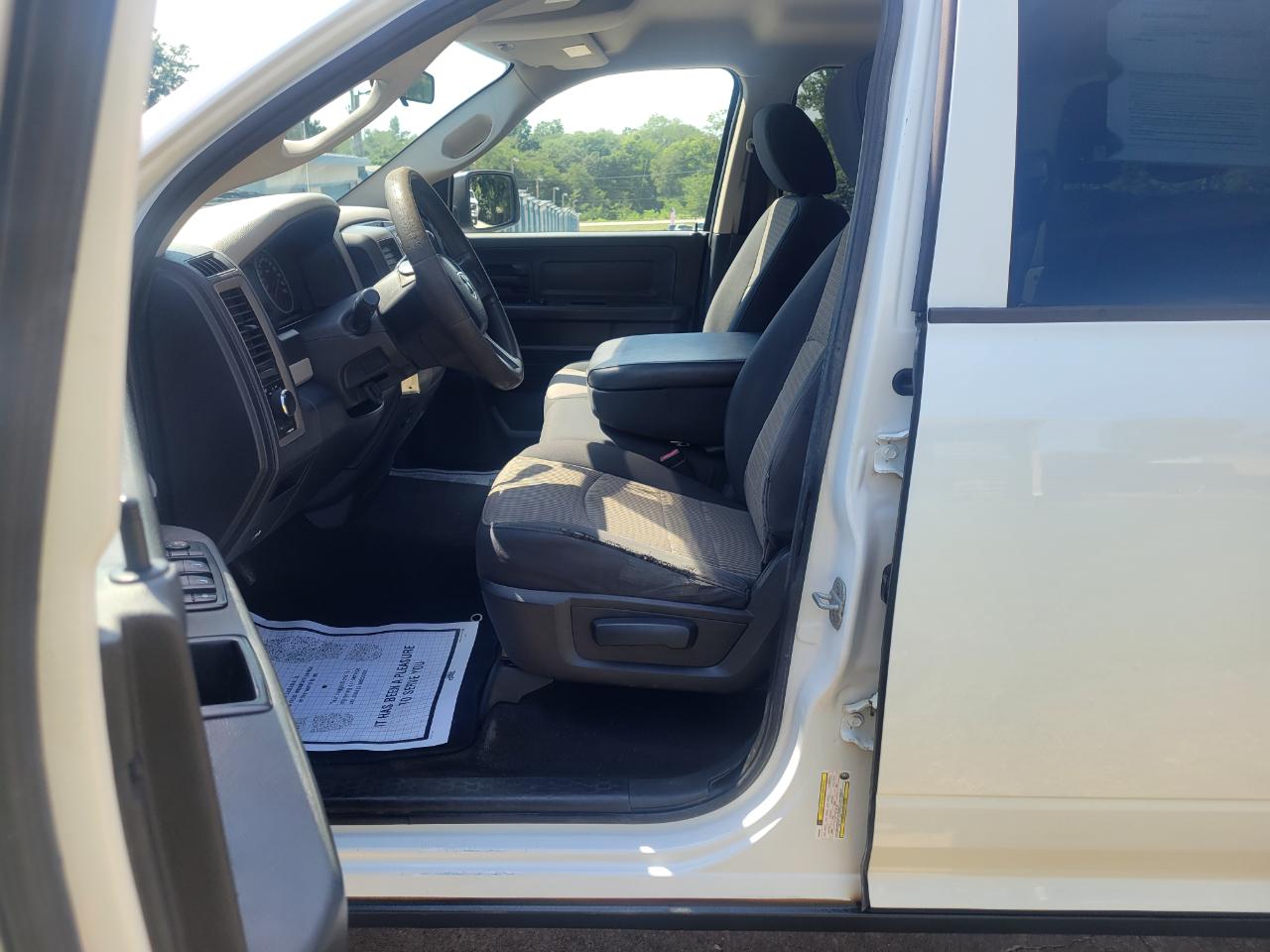 Dodge 1500 ST Quad Cab 4WD 2011