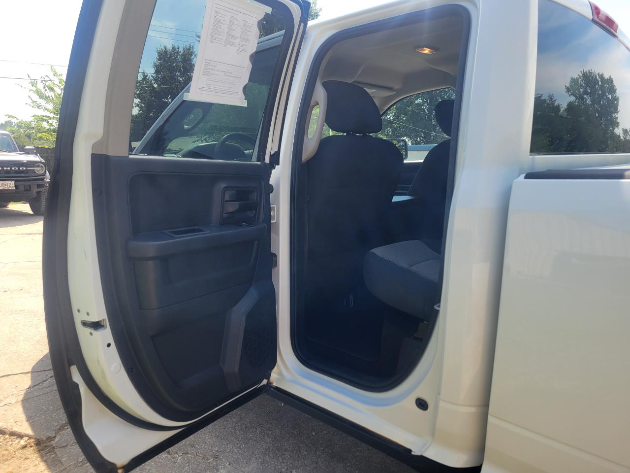 Dodge 1500 ST Quad Cab 4WD 2011