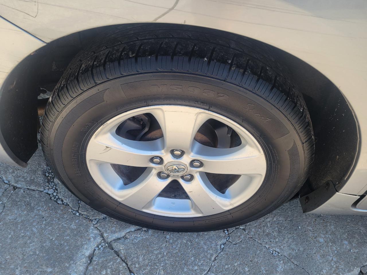 Toyota Sienna LE 7-Passenger Seating 2011
