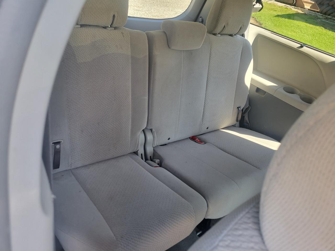 Toyota Sienna LE 7-Passenger Seating 2011