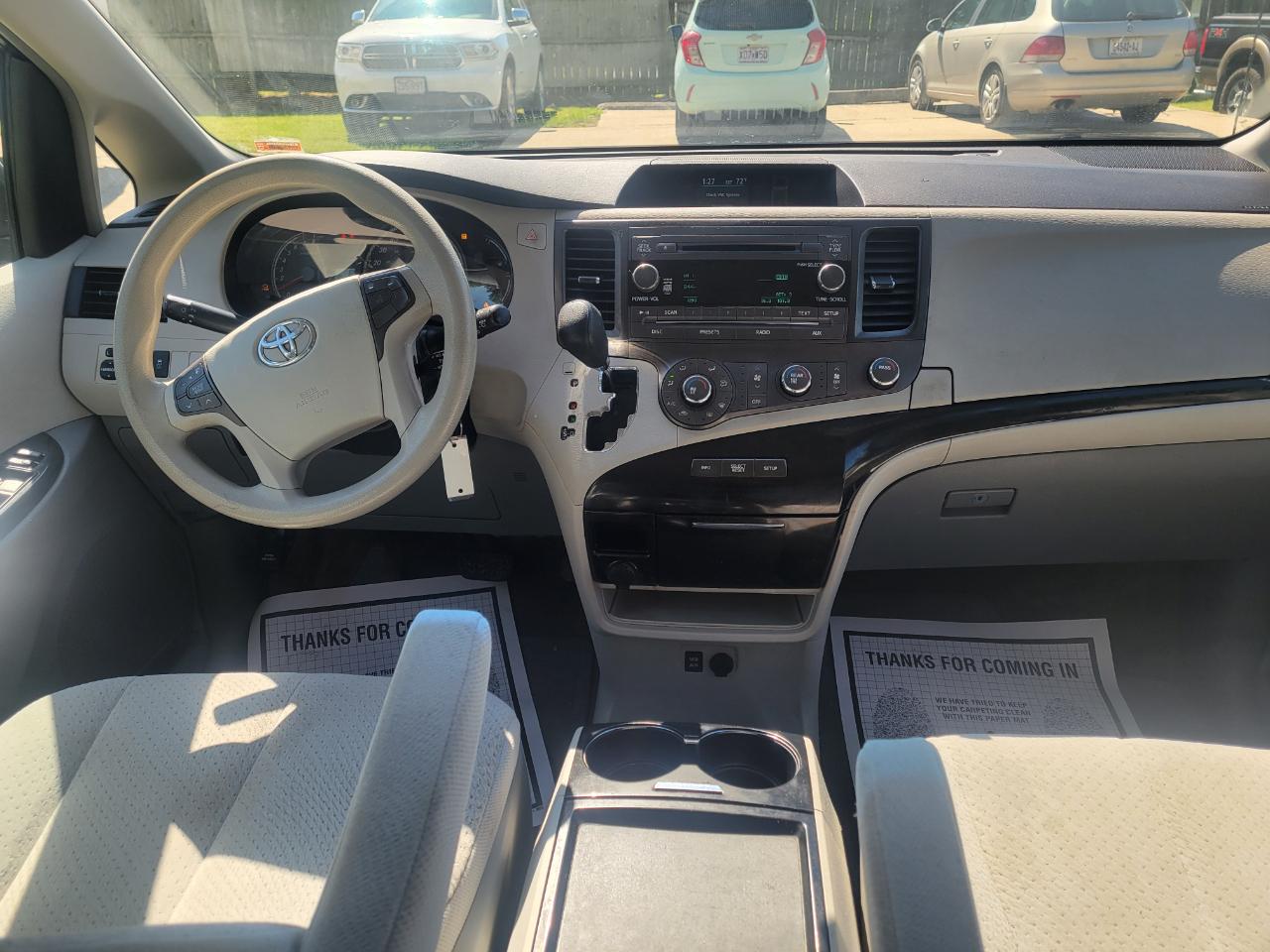 Toyota Sienna LE 7-Passenger Seating 2011