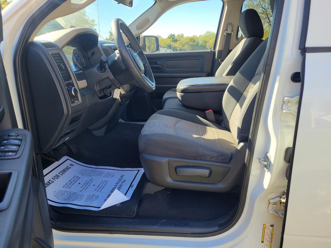 Dodge Ram 1500 ST Quad Cab 4WD 2010