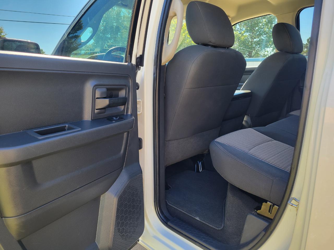 Dodge Ram 1500 ST Quad Cab 4WD 2010
