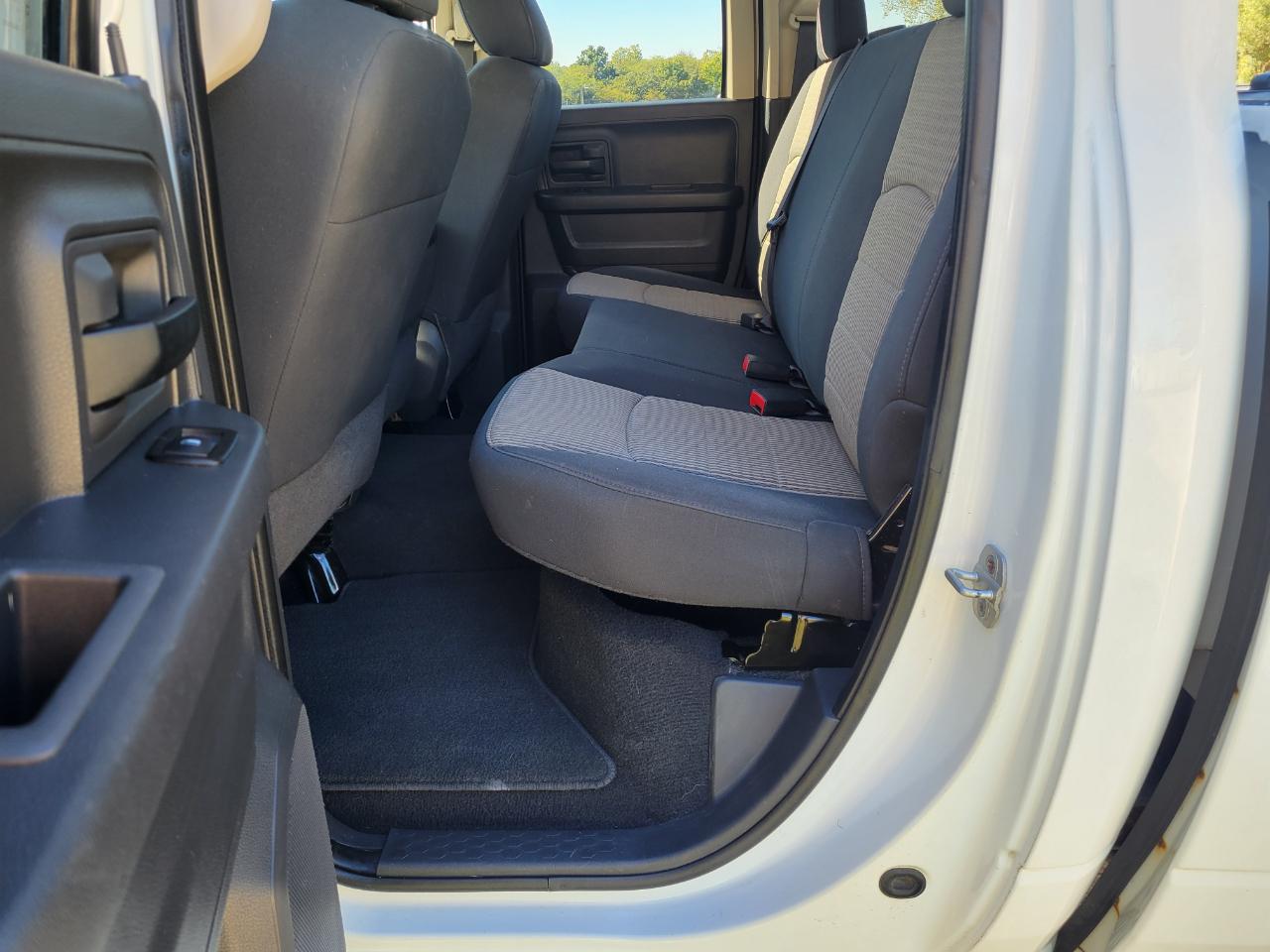 Dodge Ram 1500 ST Quad Cab 4WD 2010