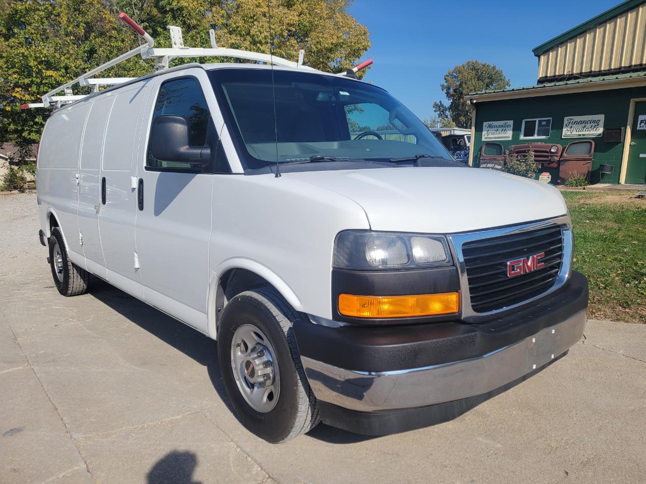 GMC Savana Cargo Van 2500 135" WB 2017