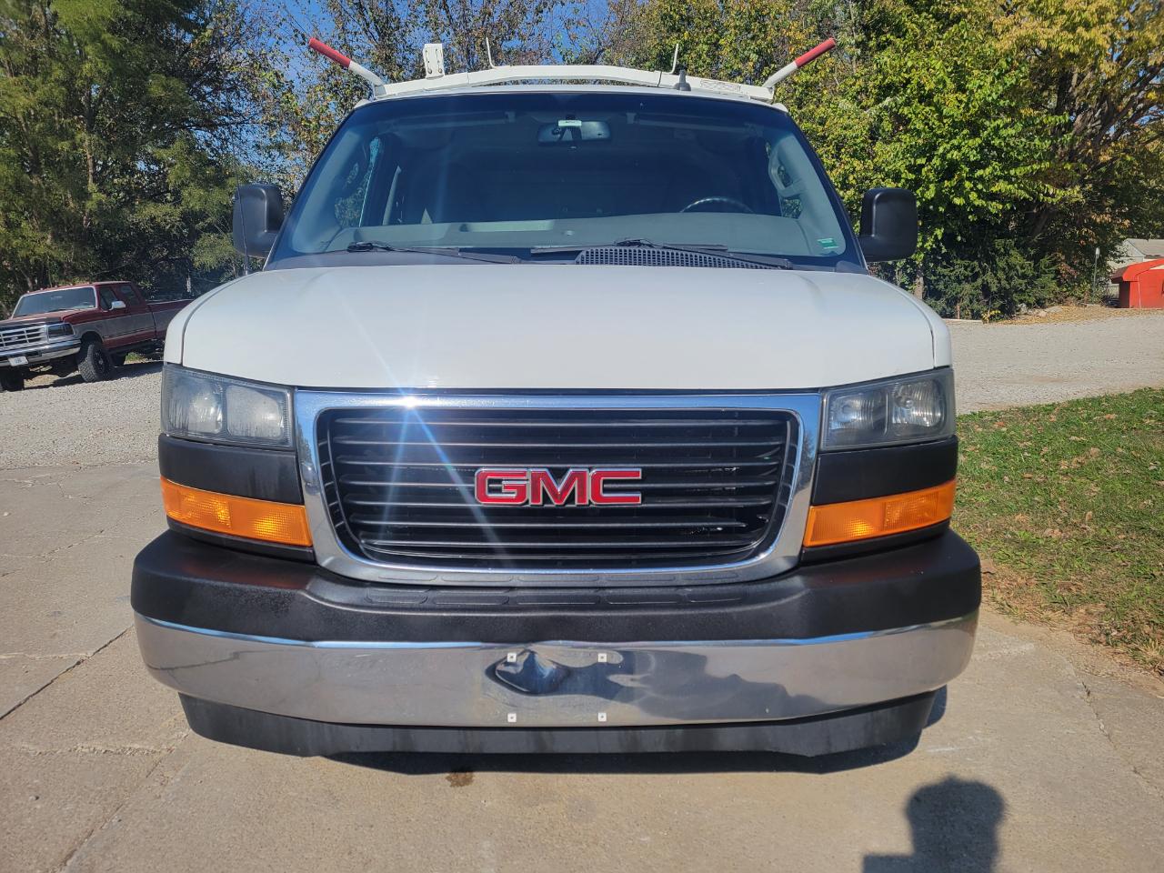 GMC Savana Cargo Van 2500 135" WB 2017