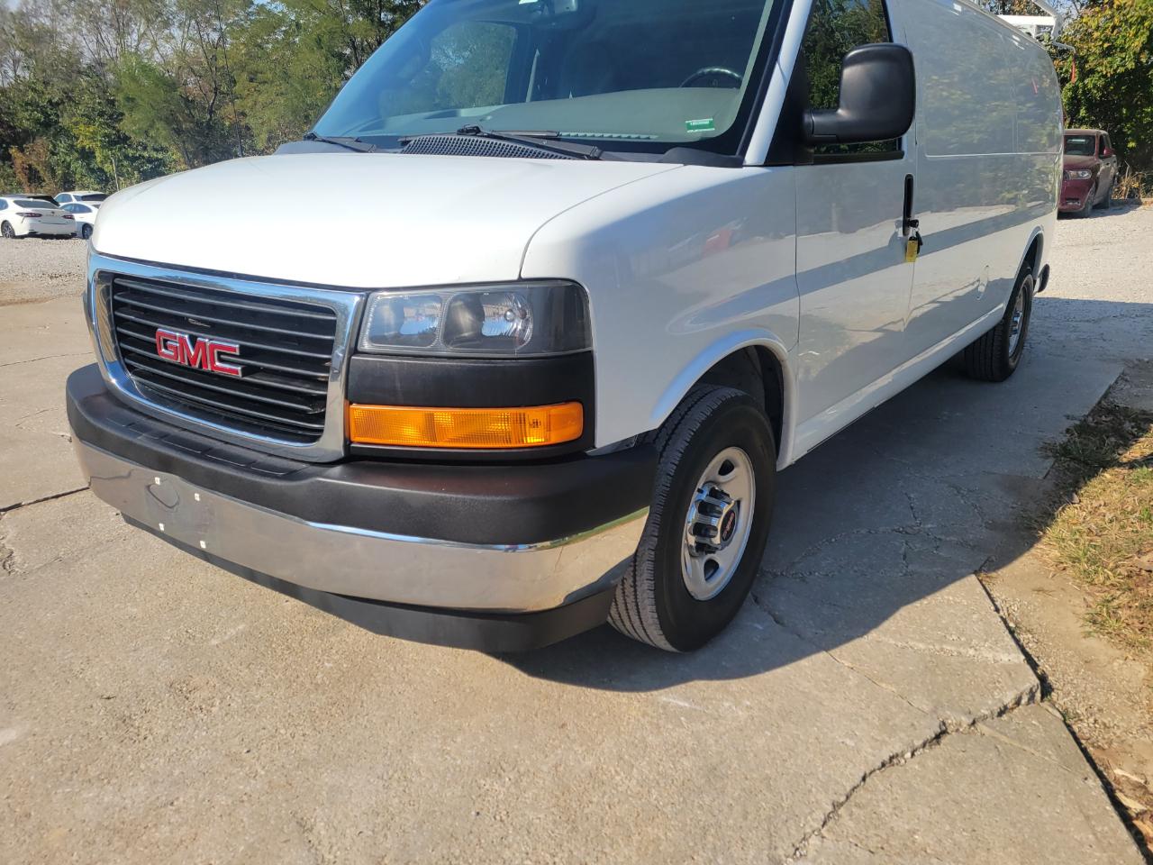 GMC Savana Cargo Van 2500 135" WB 2017
