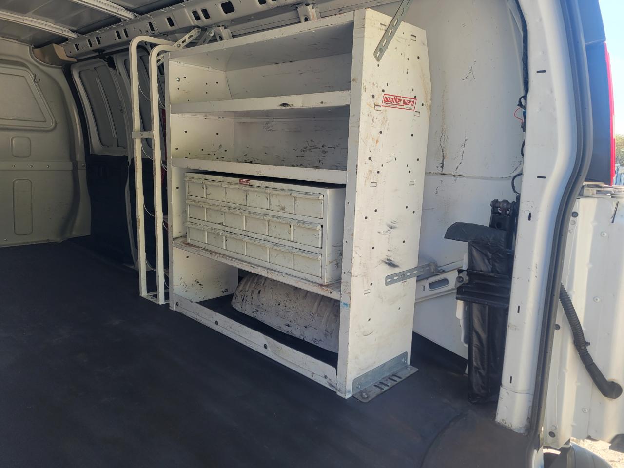 GMC Savana Cargo Van 2500 135" WB 2017