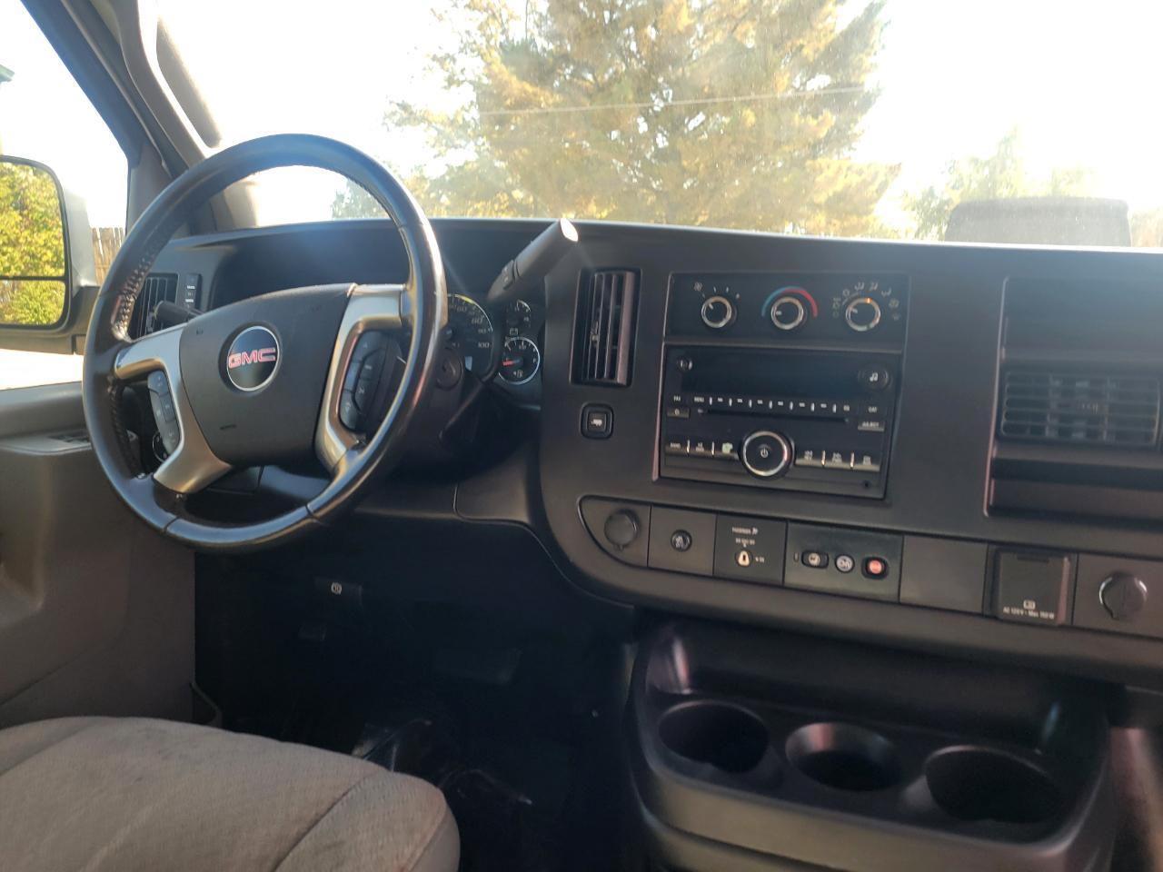 GMC Savana Cargo Van 2500 135" WB 2017