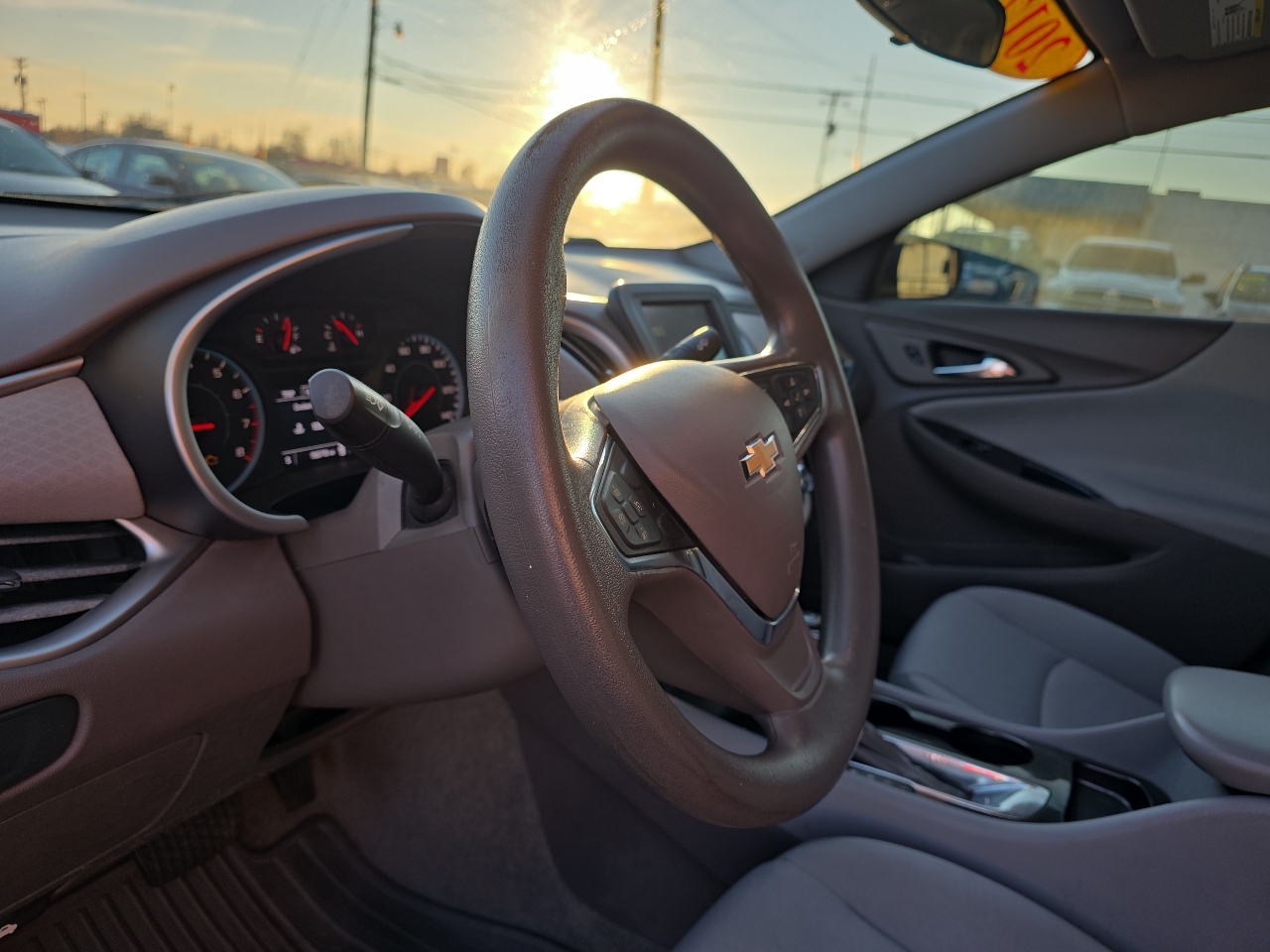 Chevrolet Malibu 4dr Sdn LS w/1FL 2017