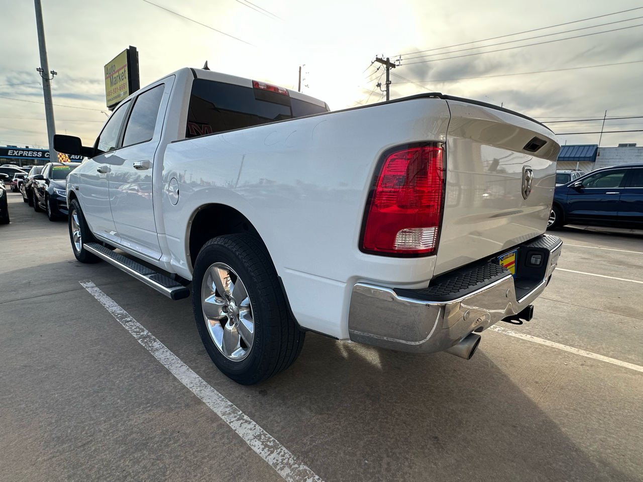 RAM 1500 2WD Crew Cab 140.5" Lone Star 2016