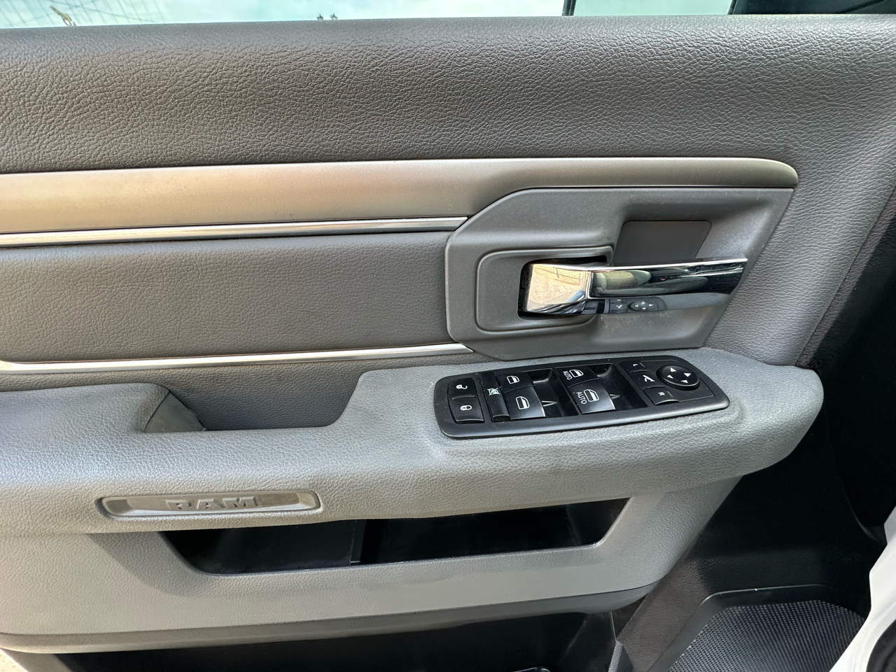 RAM 1500 2WD Crew Cab 140.5" Lone Star 2016