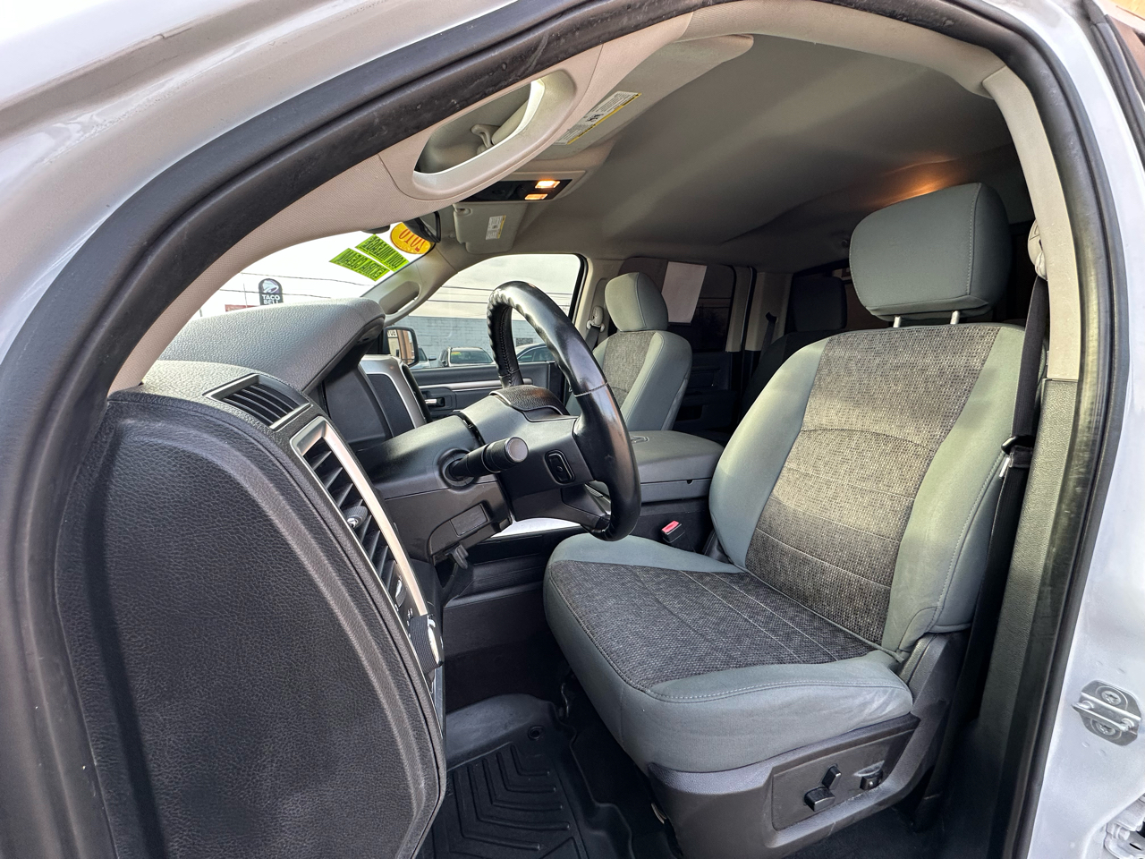 RAM 1500 2WD Crew Cab 140.5" Lone Star 2016